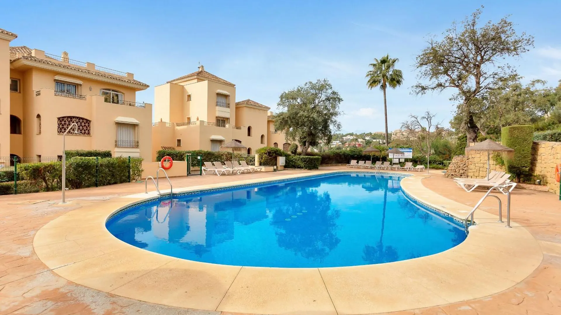 Amazing Sea Views Hacienda Elviria Apartment Marbella