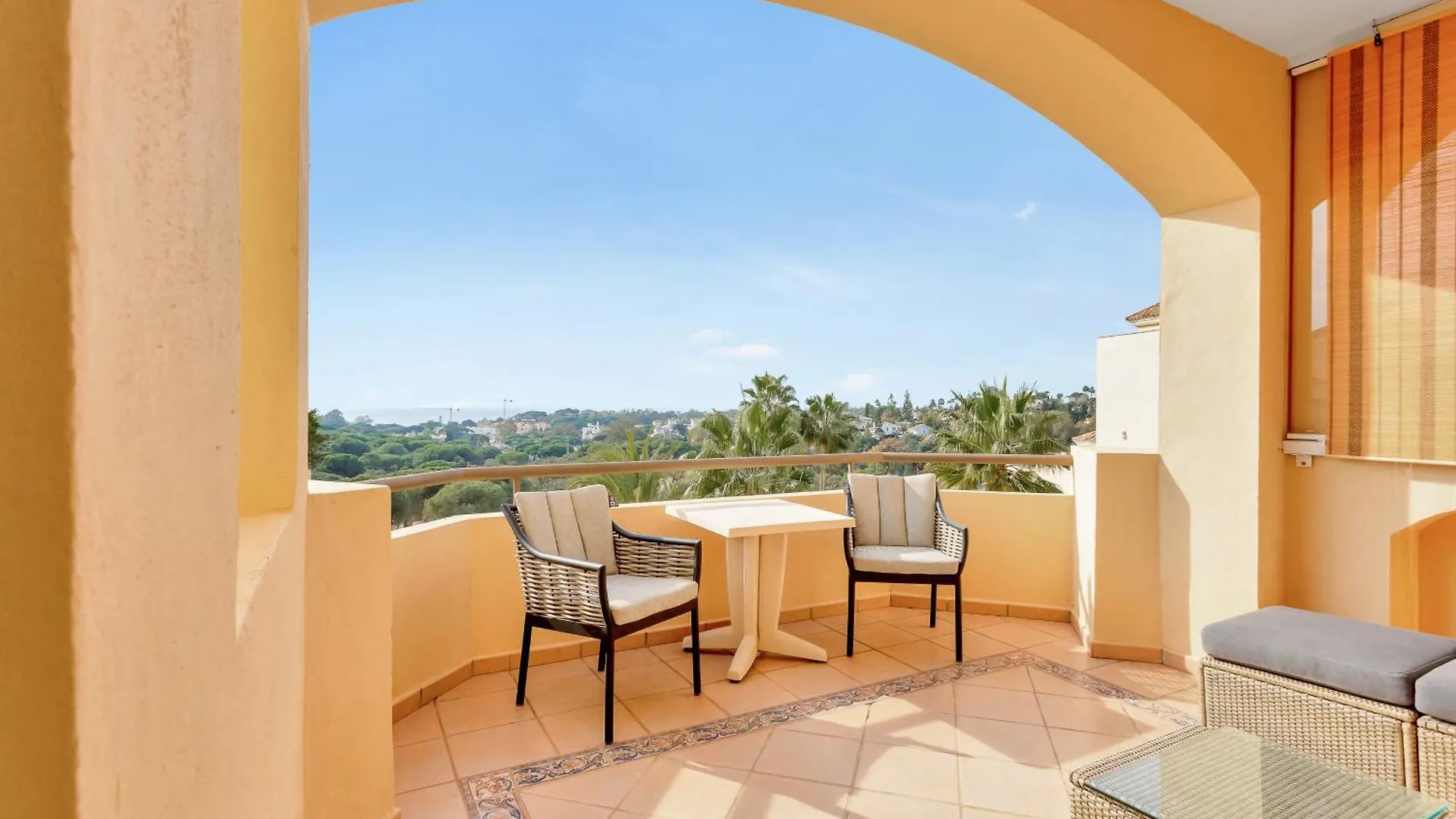 Amazing Sea Views Hacienda Elviria Apartment Marbella
