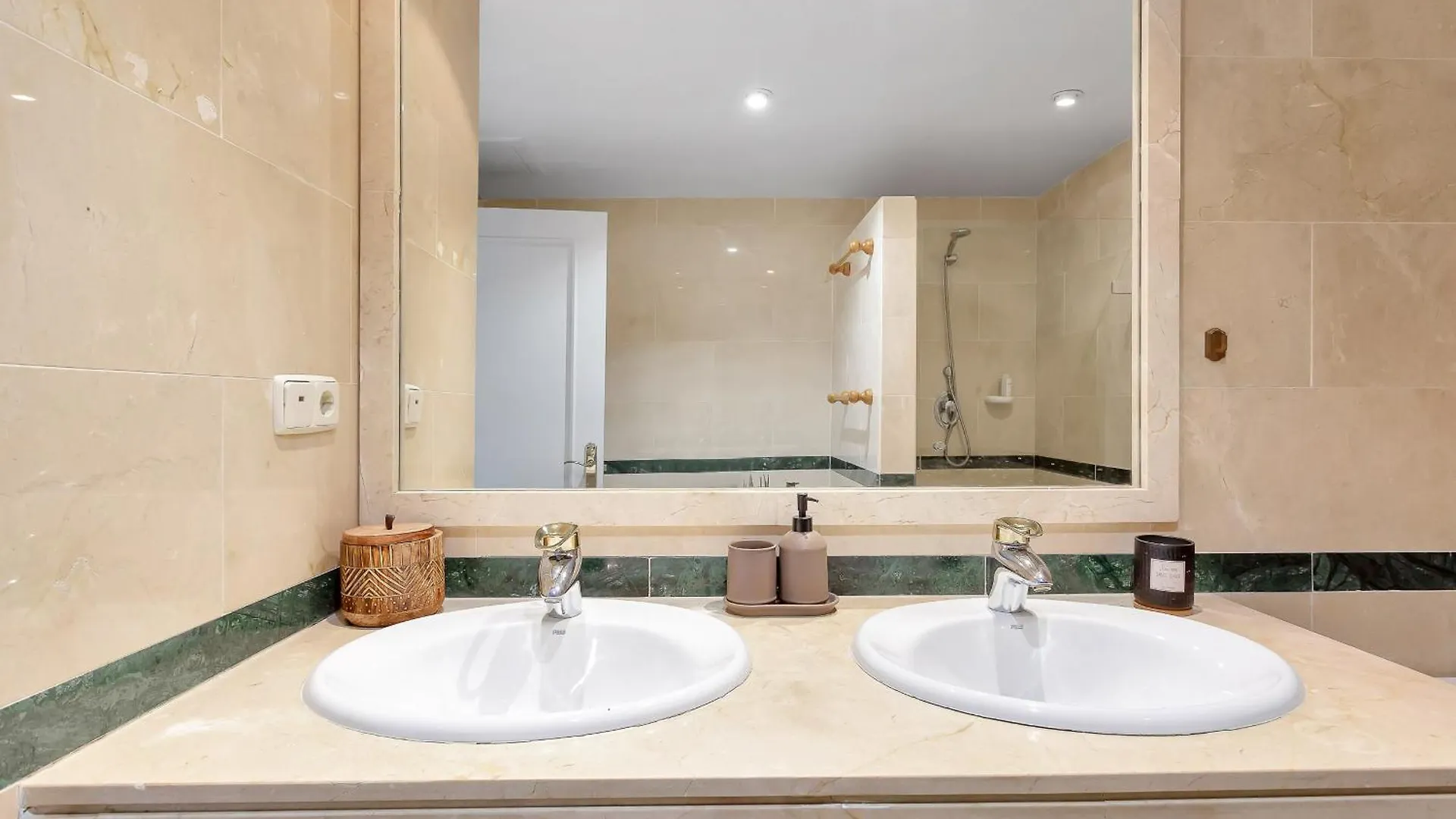 Amazing Sea Views Hacienda Elviria Apartment Marbella
