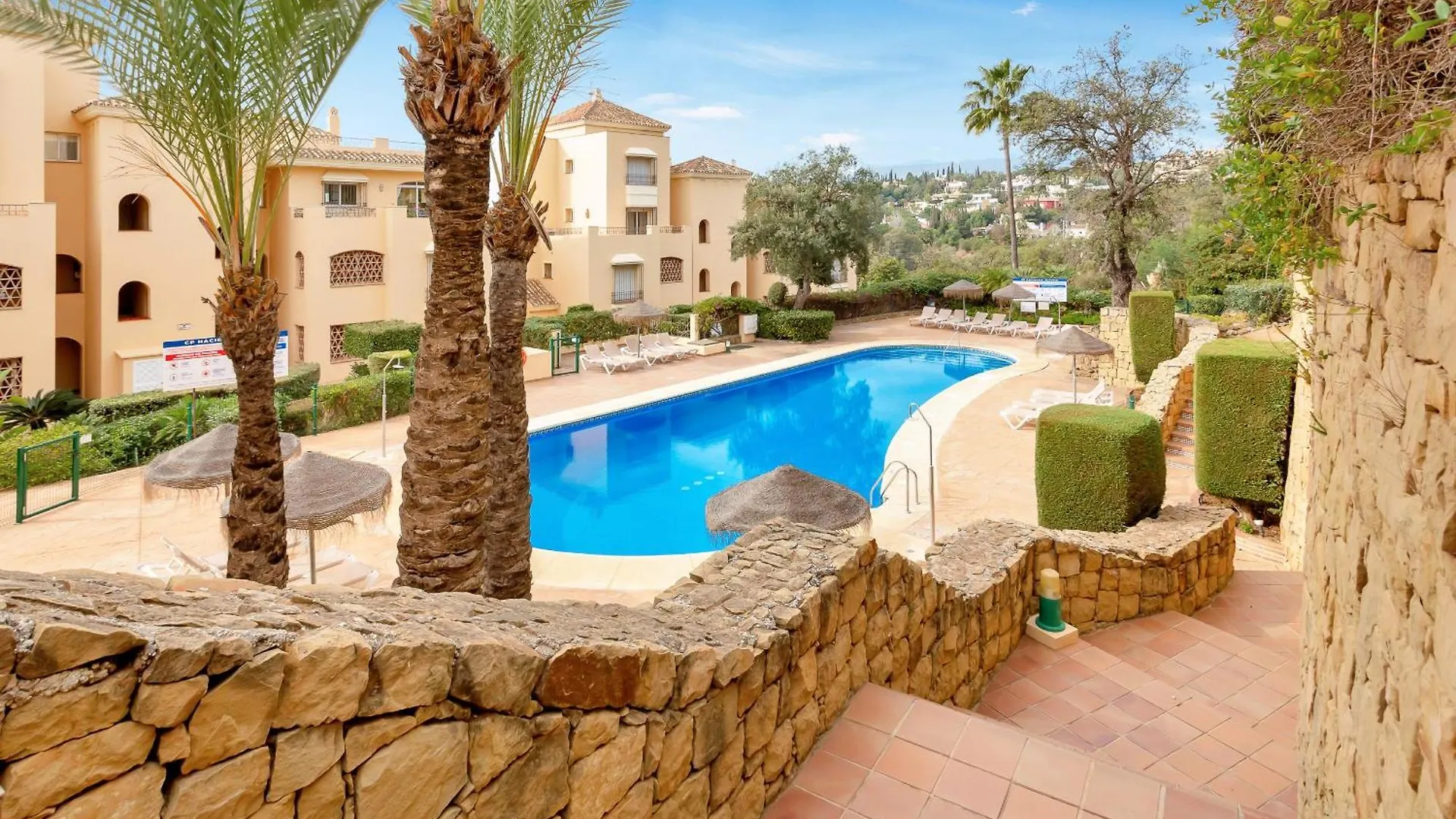 Amazing Sea Views Hacienda Elviria Apartment Marbella